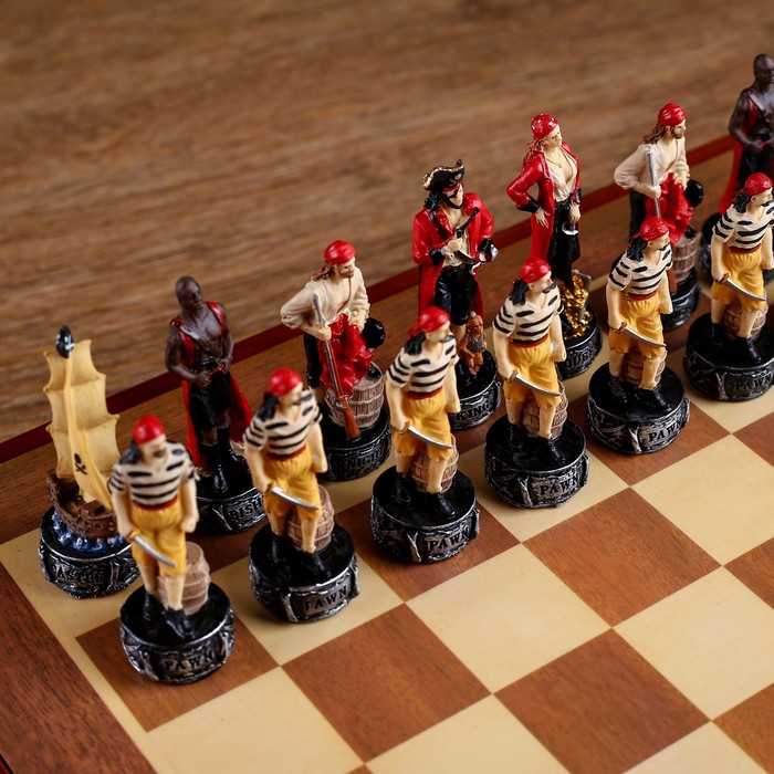 Шахматы сувенирные "Пиратская схватка" (доска 36х36х6 см, h=8 см, h=6 см)