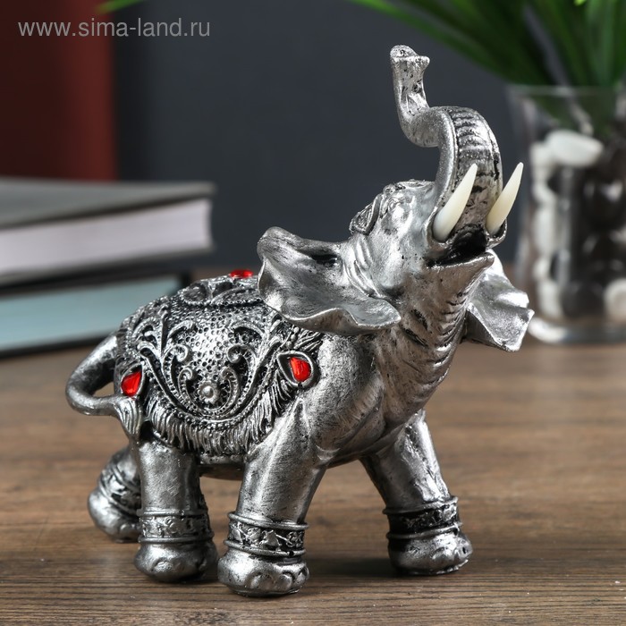 фото Сувенир полистоун "серебристый слон в попоне с рубинами" 13х7,5х15,5 см