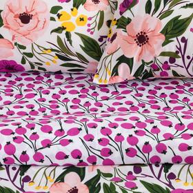 

Постельное бельё 1.5 сп Этель Flowers, размер 143х215 см, 150х214 см, 70х70 см-2шт, поплин