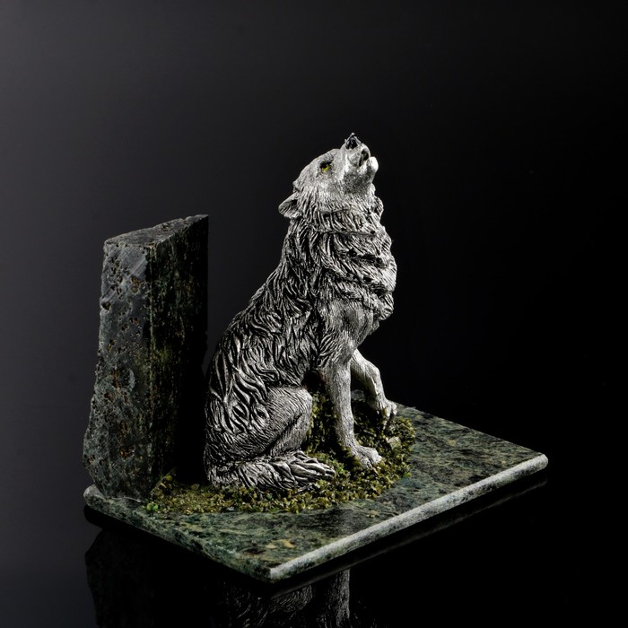 Сувенир Серый волк, 8х12х10 см, змеевик, гипс