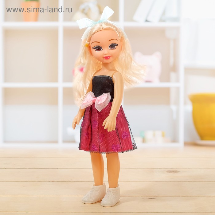 

Кукла классическая «Нина» в платье с аксессуаром, МИКС