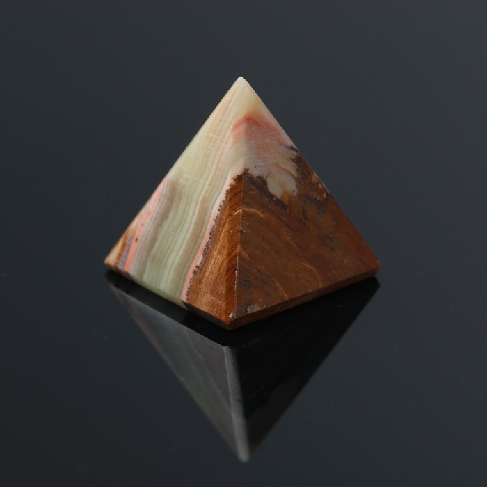 Пирамида, 1", 3х2,5х2,5 см, оникс