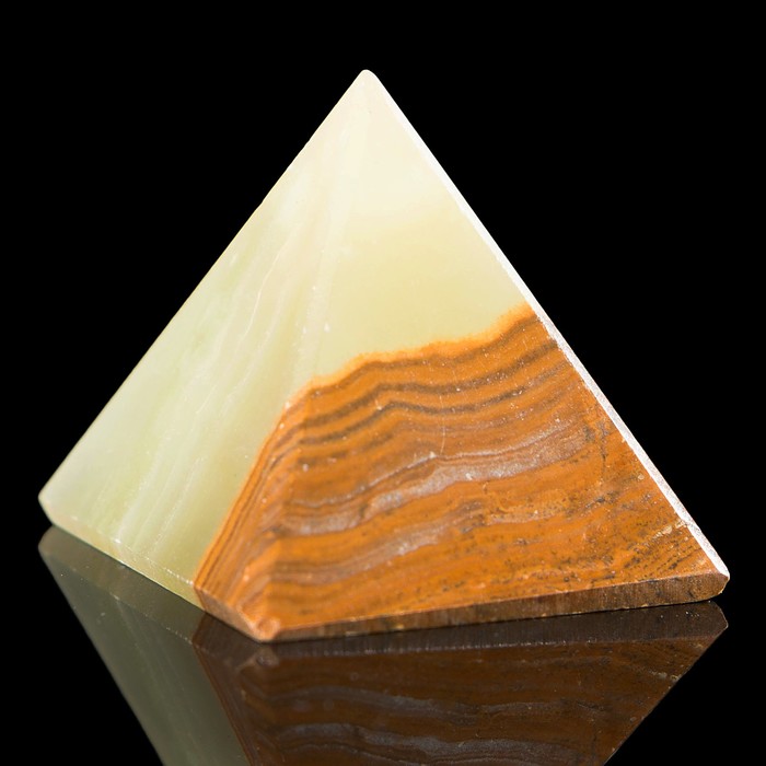 Пирамида, 1", 3х2,5х2,5 см, оникс