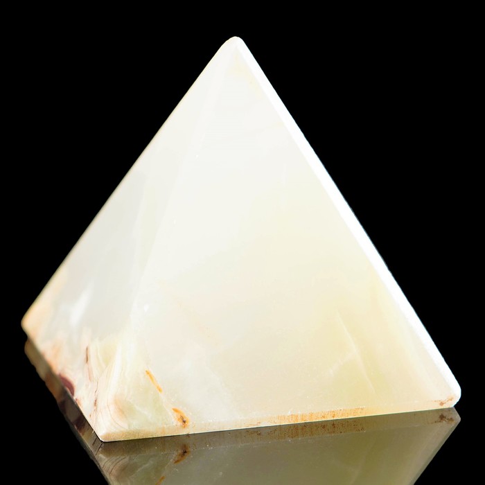 Пирамида, 1", 3х2,5х2,5 см, оникс