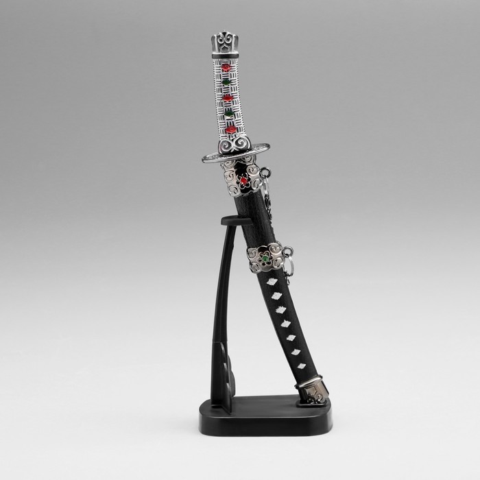 Сувенирное оружие Катана на подставке, чёрные ножны с красными ромбами, 20см