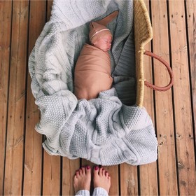 

Комплект из шапочки и пелёнки Desert rose swaddle, обхват 38-42 см