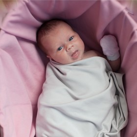 

Комплект из шапочки и пелёнки White swaddle, обхват 38-42 см