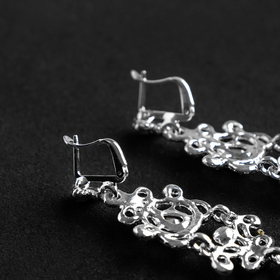 

Серьги висячие со стразами "Ажур" капли с завитками, цвет розовый в серебре