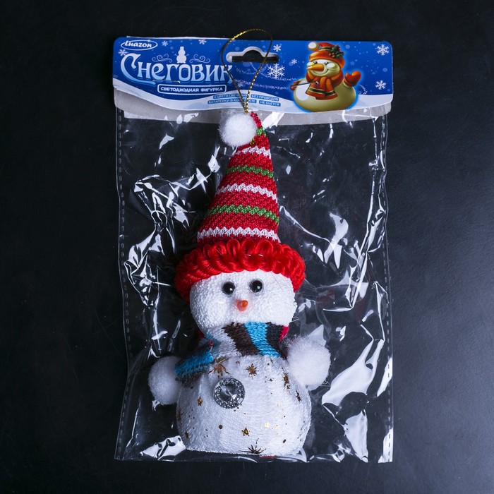 Игрушка световая "Снеговик со звездочками в шапочке", батарейки в комплекте