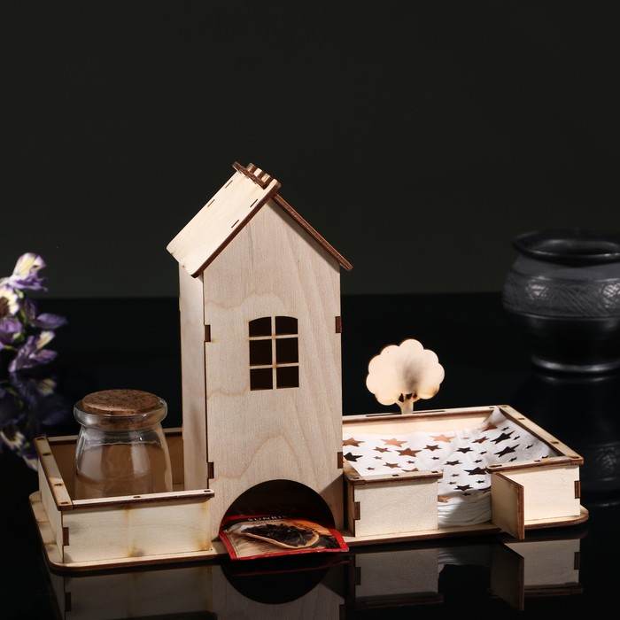 Чайный домик "Просторный со двором", с салфетницей/конфетницей, местом для солонки/перечницы