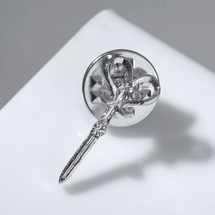 Значок «Ножницы», цвет белый в серебре значок катана бабочки цветной в серебре