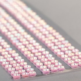 

Декоративная самоклеящаяся лента из страз длина 275мм, ширина 15-20мм.