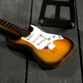 Гитара сувенирная "Fender" жёлто-белая, на подставке 24х8х2 см от Сима-ленд