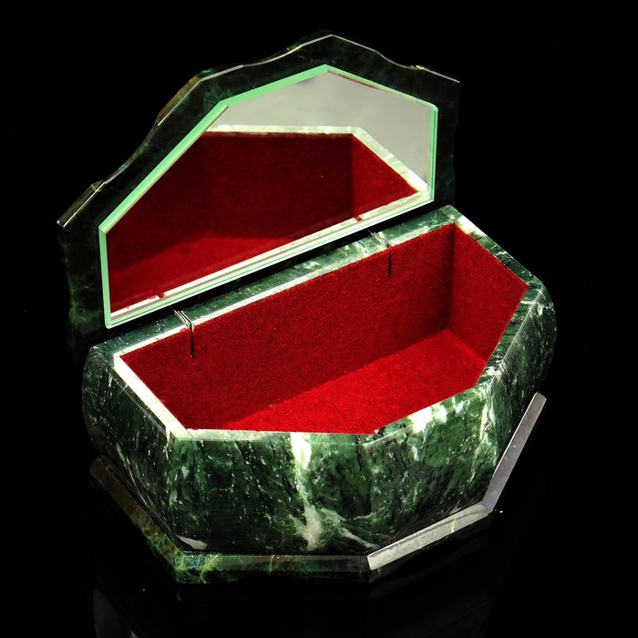 Ларец с бархатной отделкой и зеркалом