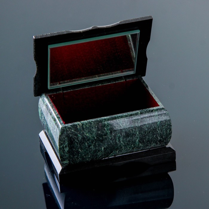 Ларец малый прямоугольный, внутри бархат