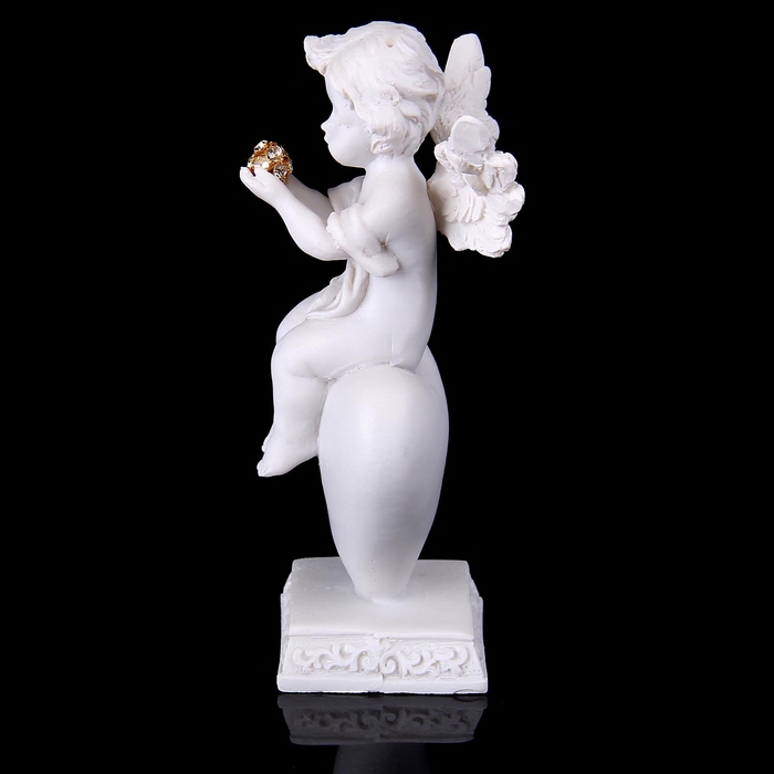 Сувенир "Белоснежный ангел, сидящий на постаменте из сердечка", МИКС