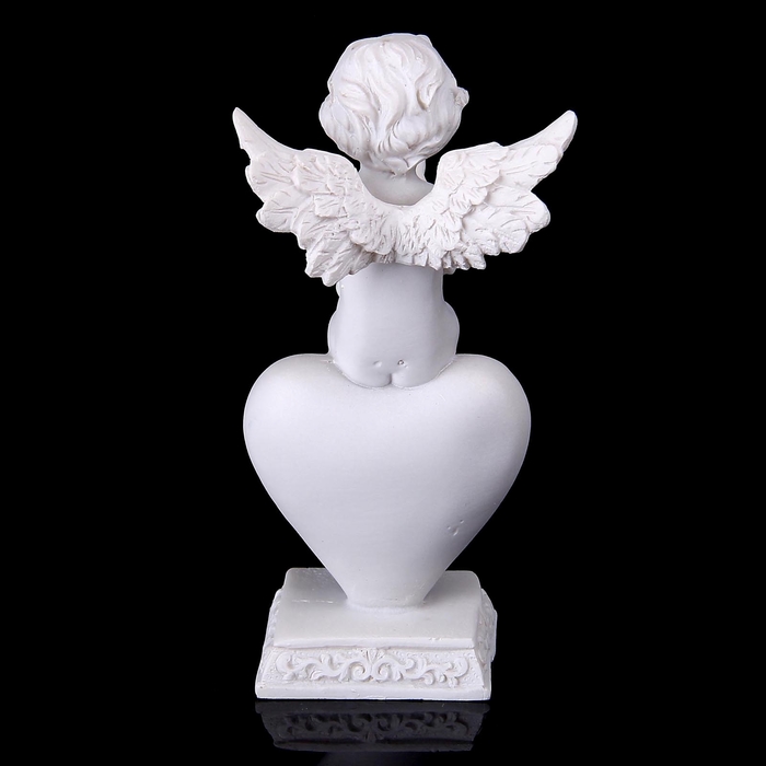 Сувенир "Белоснежный ангел, сидящий на постаменте из сердечка", МИКС