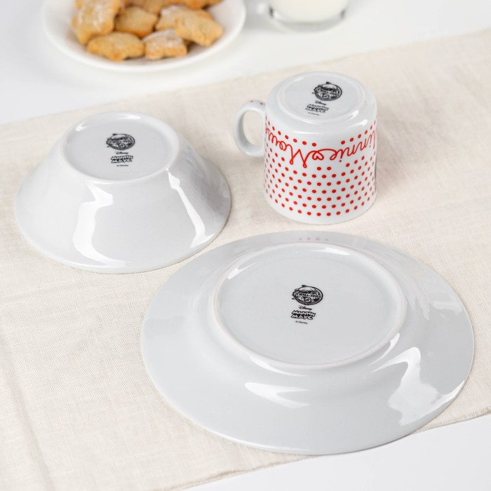Набор посуды «Минни», 4 предмета: тарелка Ø 16,5 см, миска Ø 14 см, кружка 250 мл, коврик в подарочной упаковке, Минни Маус
