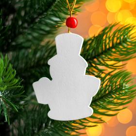 

Подвеска новогодняя деревянная «Снеговик с подарком» 0,5×6×7,5 см