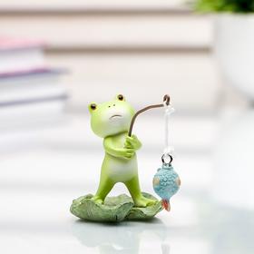 

Сувенир полистоун миниатюра "Лягушонок рыбак" 7х5х7 см