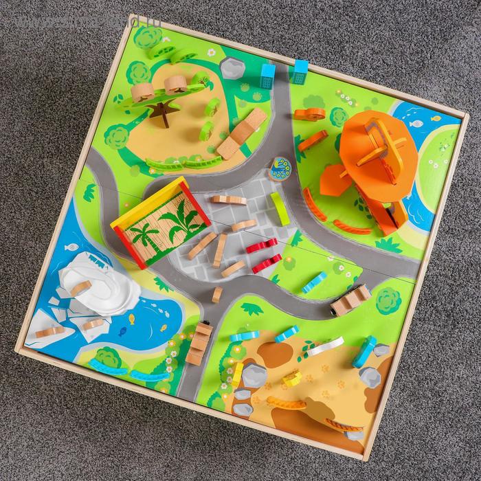 фото Игрушка из дерева «стол с животными» 84.5 × 84.5 × 39 см