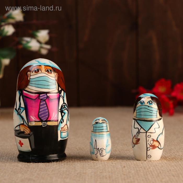 

Матрешка "Медик", 3 кукольная, 10 см, ручная роспись