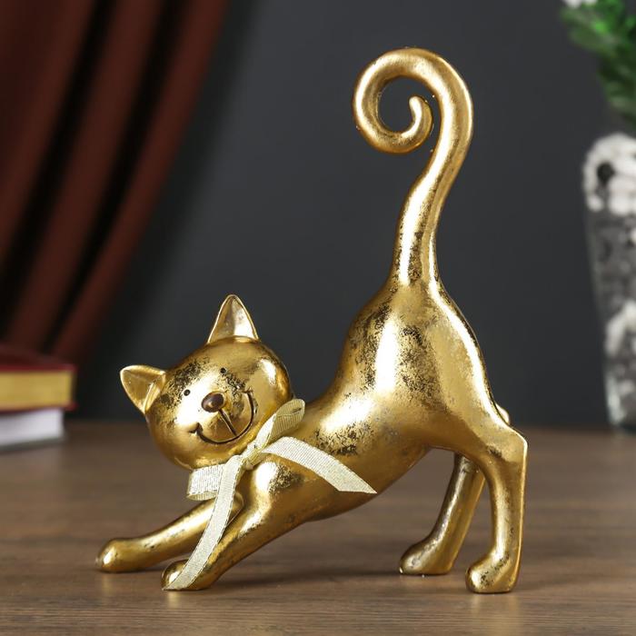 Кошки Сувенир полистоун Золотая кошечка с бантом - потягушки 20,5х5,5х15 см