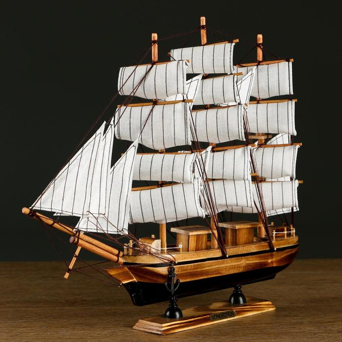 Корабль "Кариста" трехмачтовый с белыми парусами, 40*5,5*33см