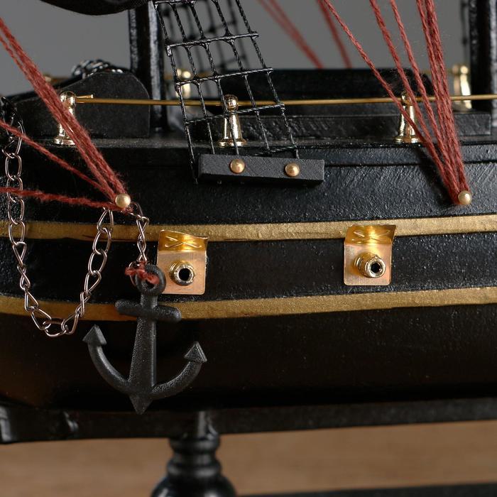 Корабль пиратский "Веселый Роджер" борт с желтой полосой, 40*8,5*36см