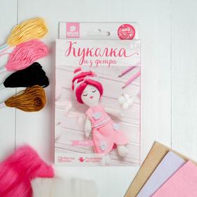 

Куколка из фетра и шерсти «Рози»
