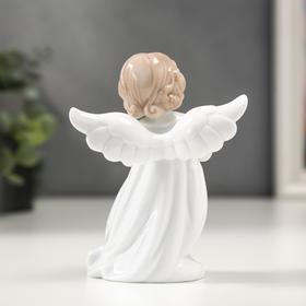 Сувенир керамика "Ангелочек в белой тоге с сердечком" 12х9х5,5 см от Сима-ленд
