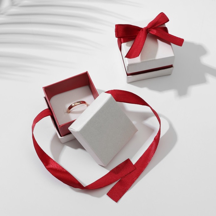 Коробочка подарочная под серьги/кольцо «Лента», 5×5, цвет бело-бордовый