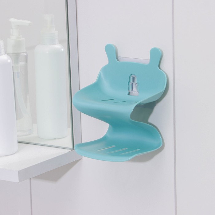 Держатель для ванных принадлежностей на липучке «Волна», 12×11×14 см, цвет МИКС держатель для ванных и кухонных принадлежностей на липучке 17×7×12 см цвет микс
