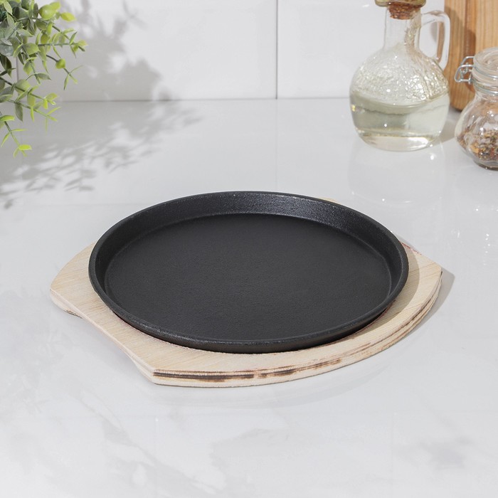 Сковорода 22 см "Круг", на деревянной подставке