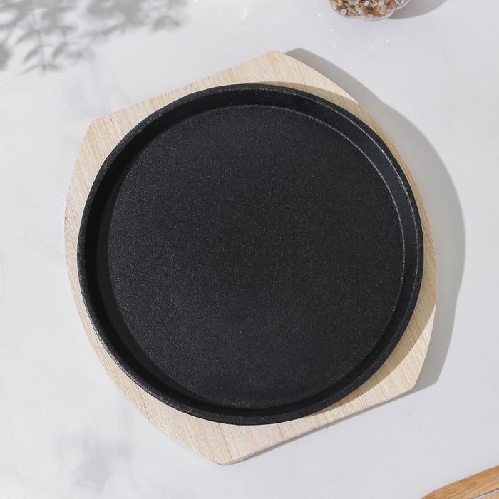 Сковорода 22 см "Круг", на деревянной подставке