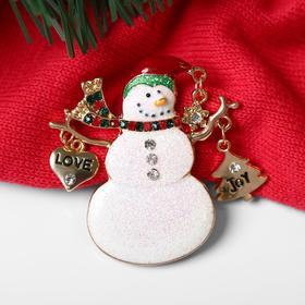 

Брошь новогодняя "Снеговик" с пожеланиями, цветная в золоте