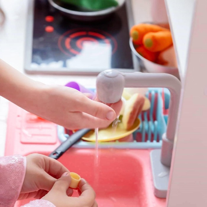 Игровая мебель «Детская кухня» розовая интерактивная панель, раковина с водой