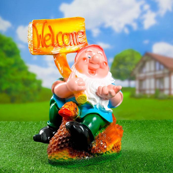 Садовая фигура "Гном на утке с табличкой Welcome"
