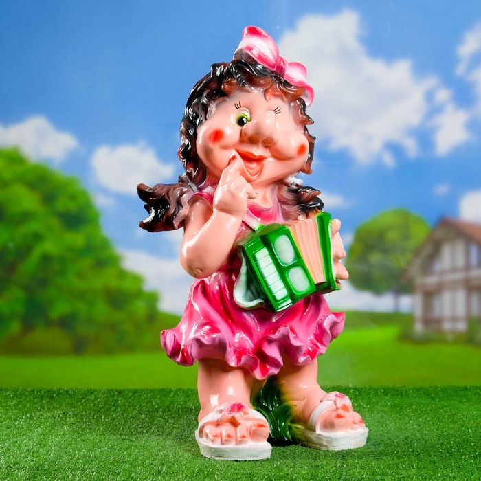 Садовая фигура "Девочка с аккордеоном"