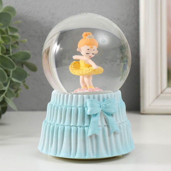 Сувенир полистоун водяной шар свет, музыка Малышка-балерина d=8 см МИКС 12х8,5х8,5 см
