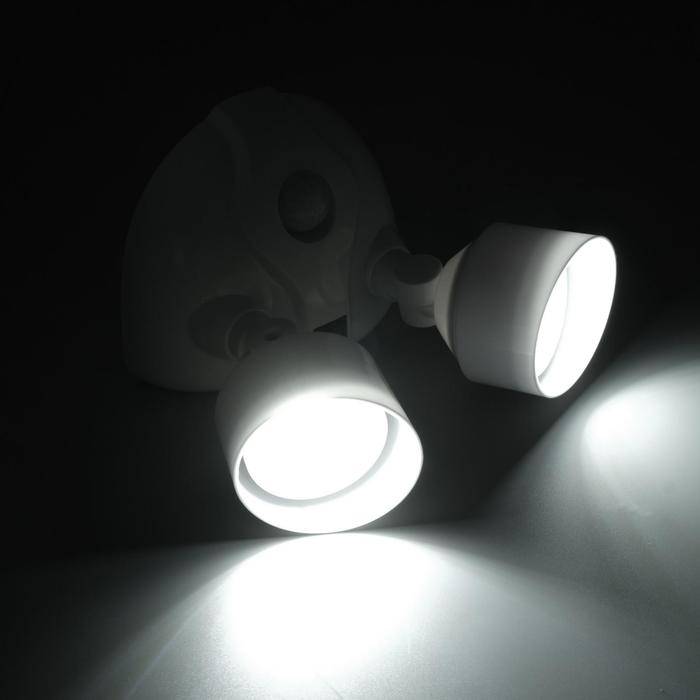 Светильник светодиодный с датчиком движения düwi Autonoma LED, 2х3 Вт COB, 4хАА, IP65