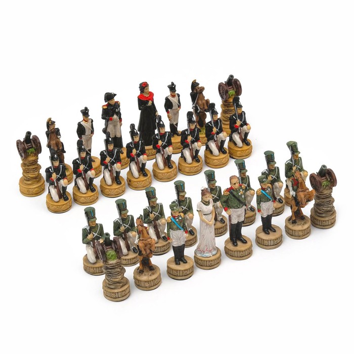 Шахматные фигуры Отечественная война, h короля-8 см, h пешки-6 см, d-2.5 см