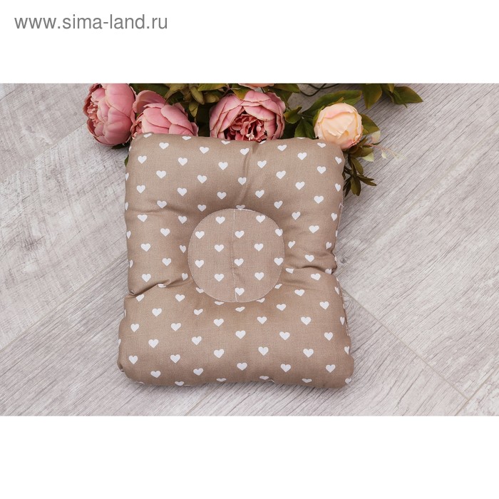 Подушка для кормления и сна Baby joy, размер 26 × 28 см, принт сердечки, цвет кофейный