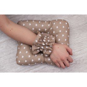 

Подушка для кормления и сна Baby joy, размер 26 × 28 см, принт сердечки, цвет кофейный
