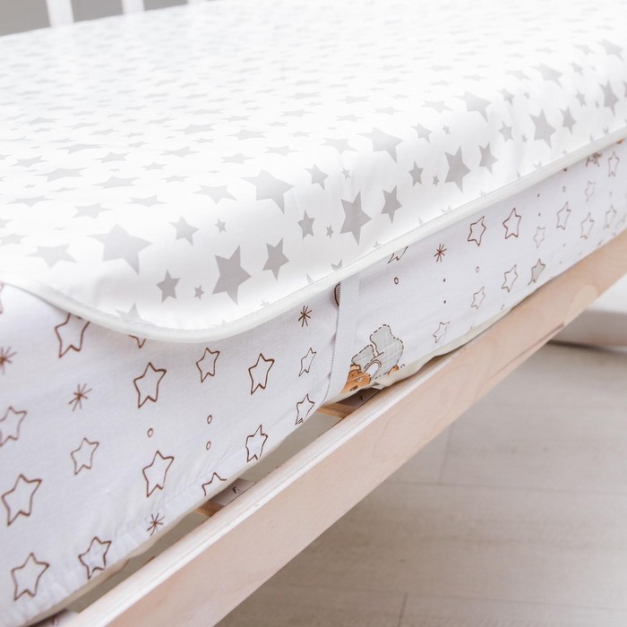 Клеёнка-наматрасник с резинками-держателями, с рисунком «Серые звезды» 5288982