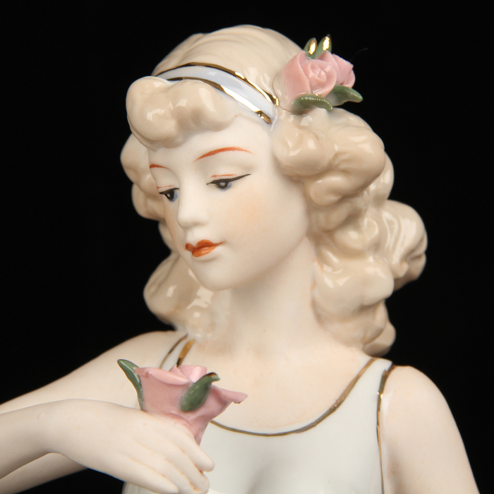 сувенир керамика под фарфор девушка с тележкой цветов 35*27*15 см