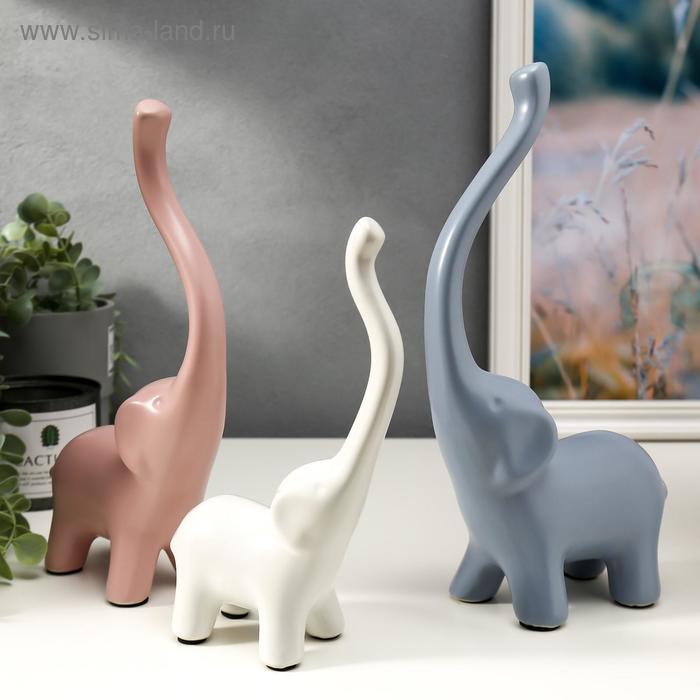 

Сувенир керамика "Семейство слонов" матовый набор 3 шт h=21; 26,5; 28,5 см