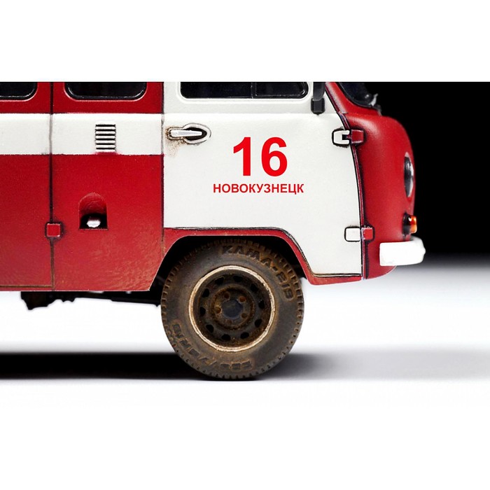 Сборная модель «УАЗ 3909 Пожарная служба»