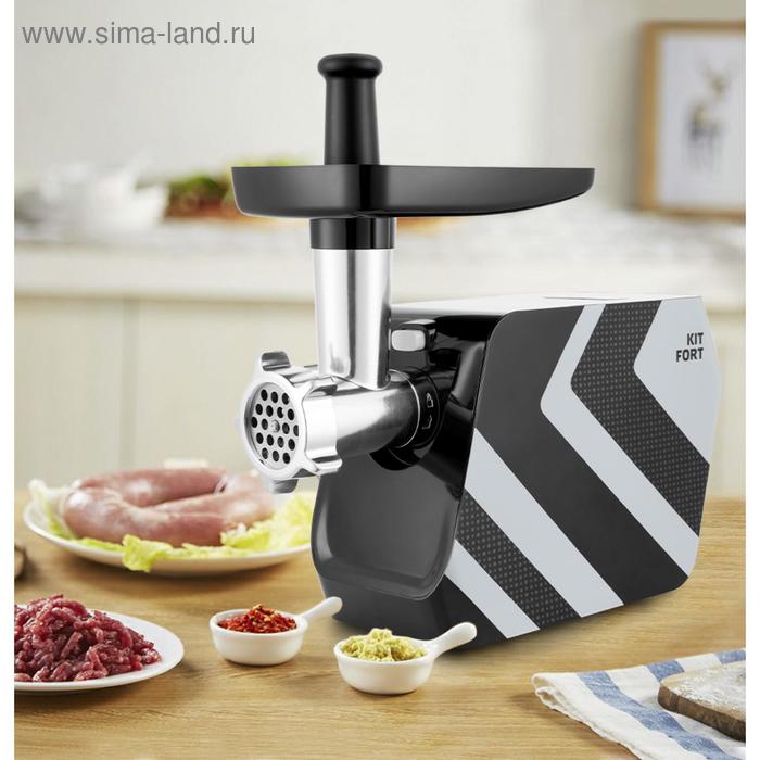 Купить Мясорубка электрическая Kitfort KT-2106-5, 1200 Вт, 1 кг/мин, 5 насадок, реверс, серая Мясорубка электрическая Kitfort KT-2106-5, 1200 Вт, 1 кг/мин, 5 насадок, реверс, серая
