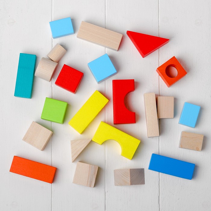 Конструктор "Городок", наполовину окрашенный, 23 детали